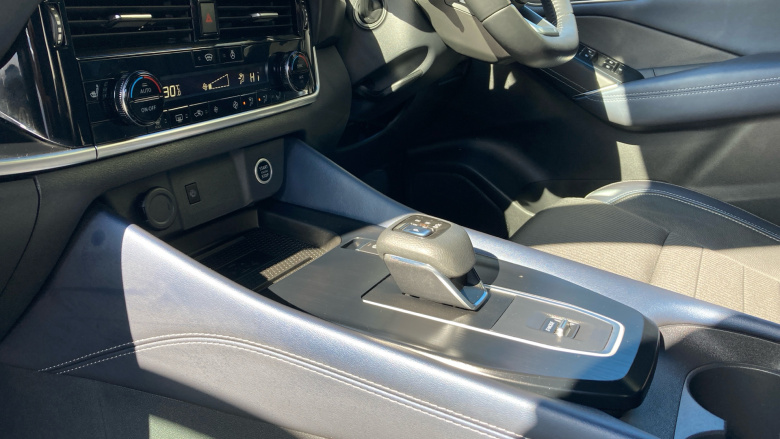 Nissan Qashqai 1.3 DiG-T MH 158 Tekna 5dr Xtronic Petrol Hatchback